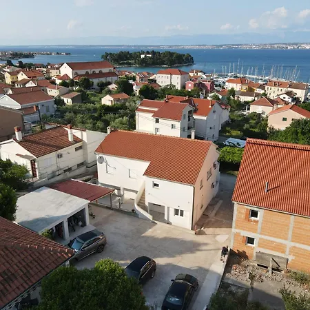 Comfortable Apartments Marijana Preko Exterior photo