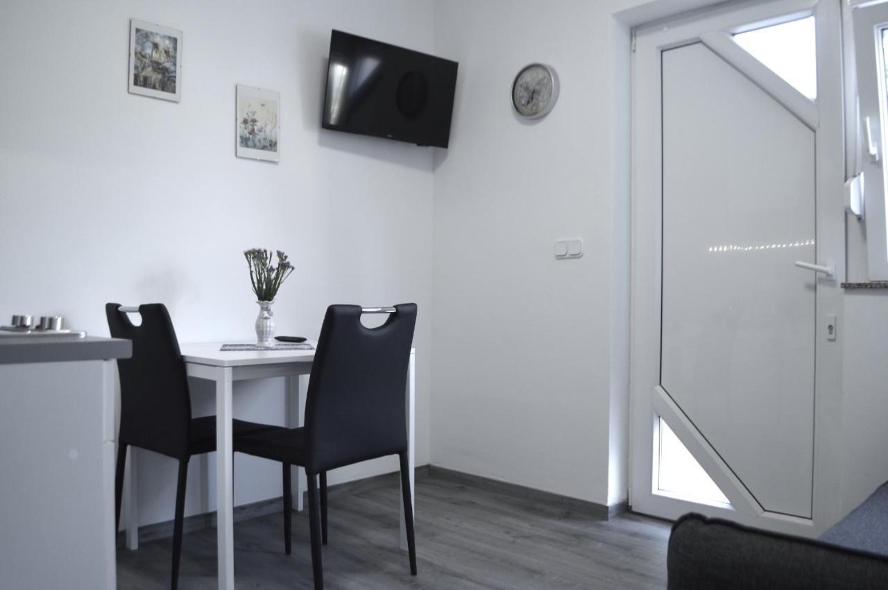 Comfortable Marijana Apartment Preko